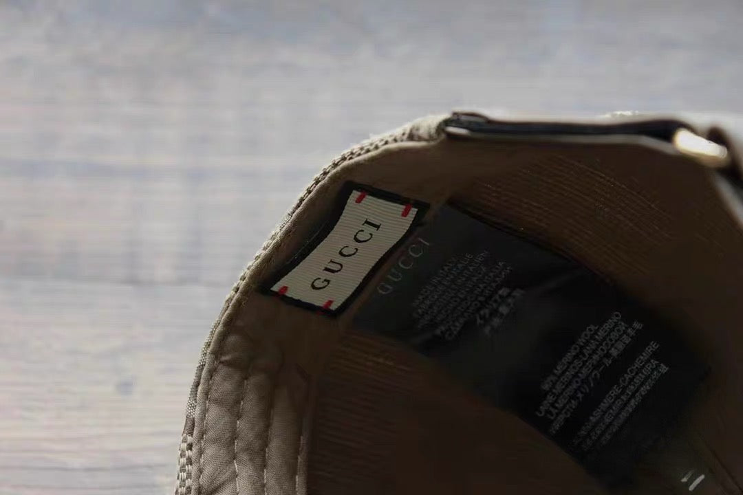 Classic luxury hat 06