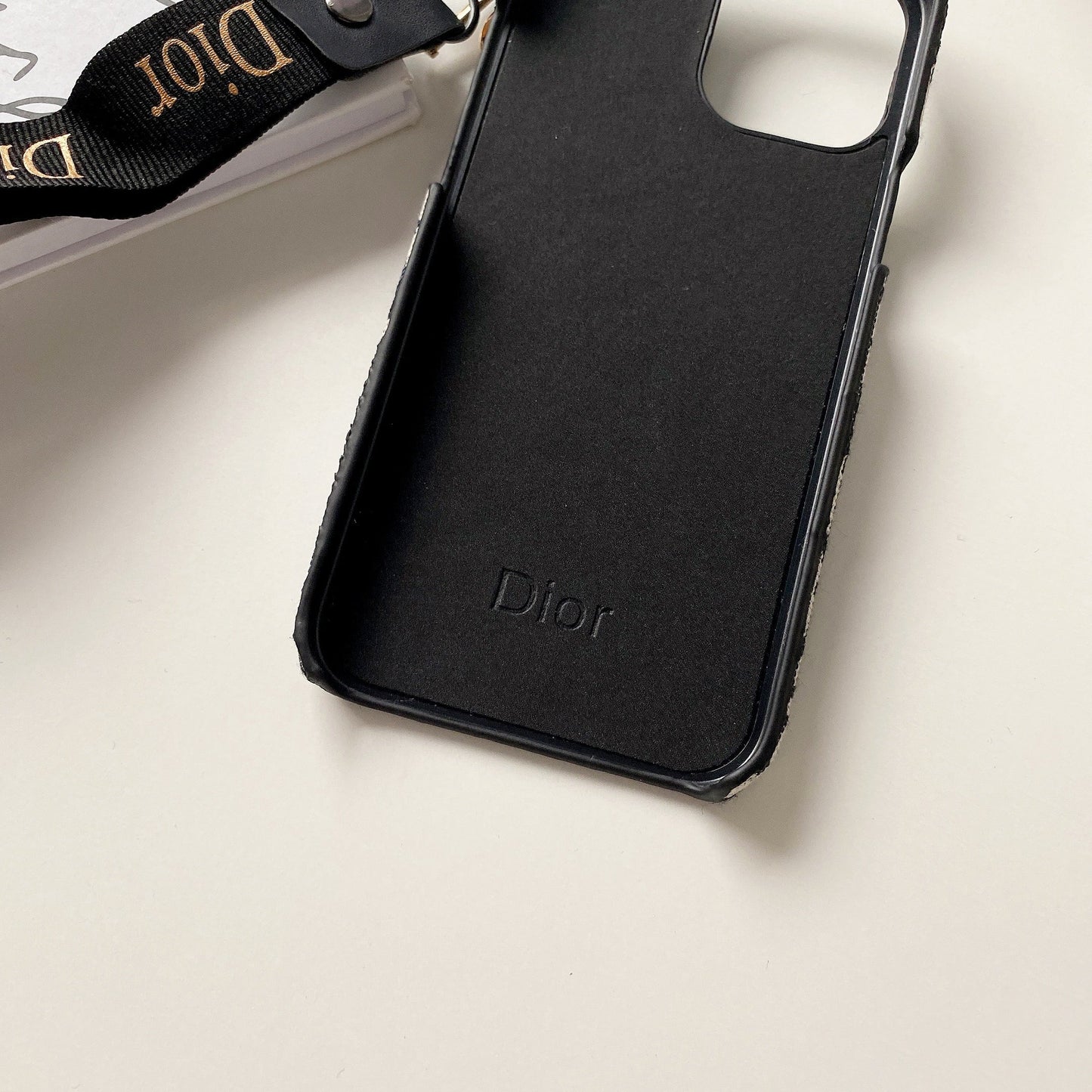 Pouzdro na CD iPhone s páskem černé-GS240315