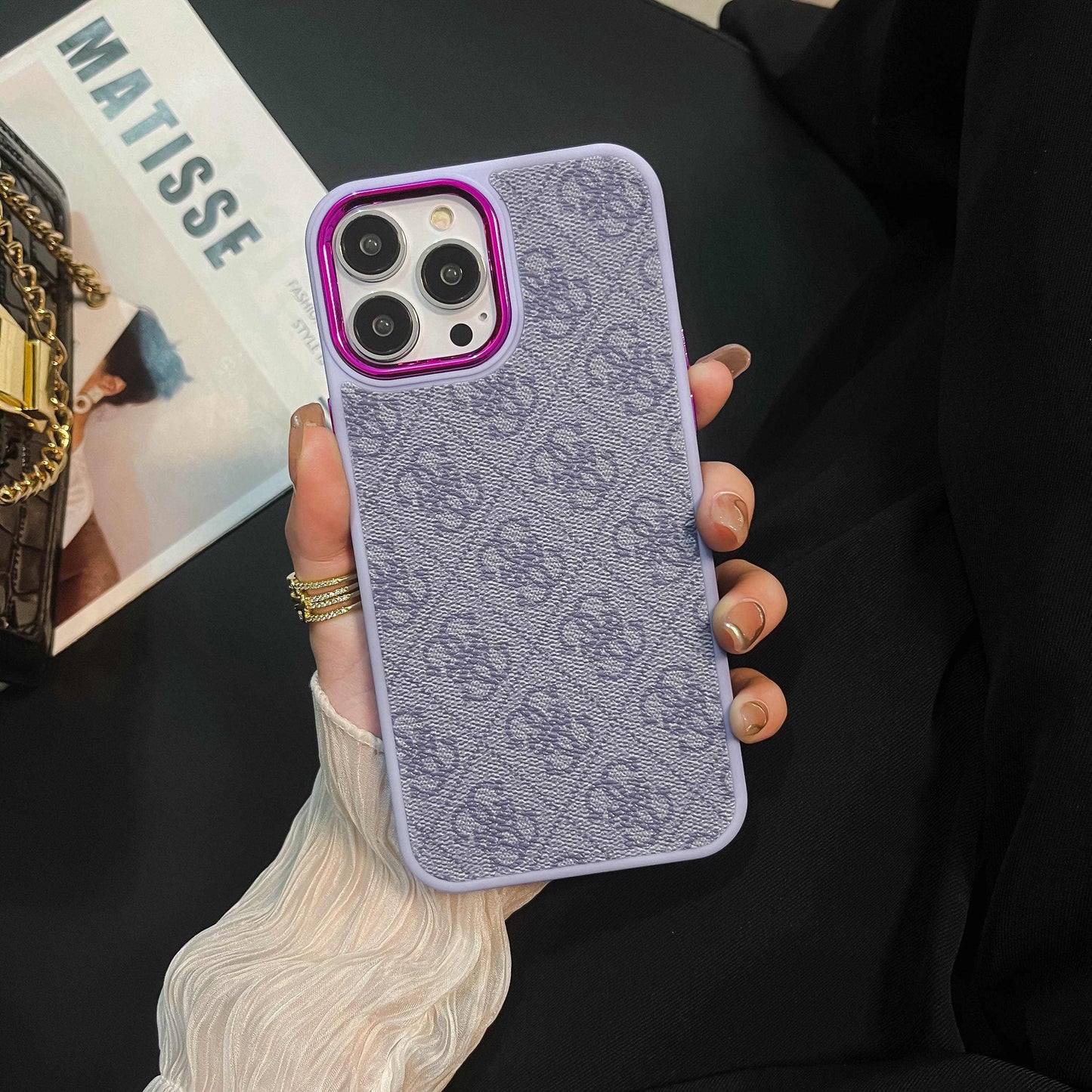 Fialové pouzdro na iPhone Guess MD231025