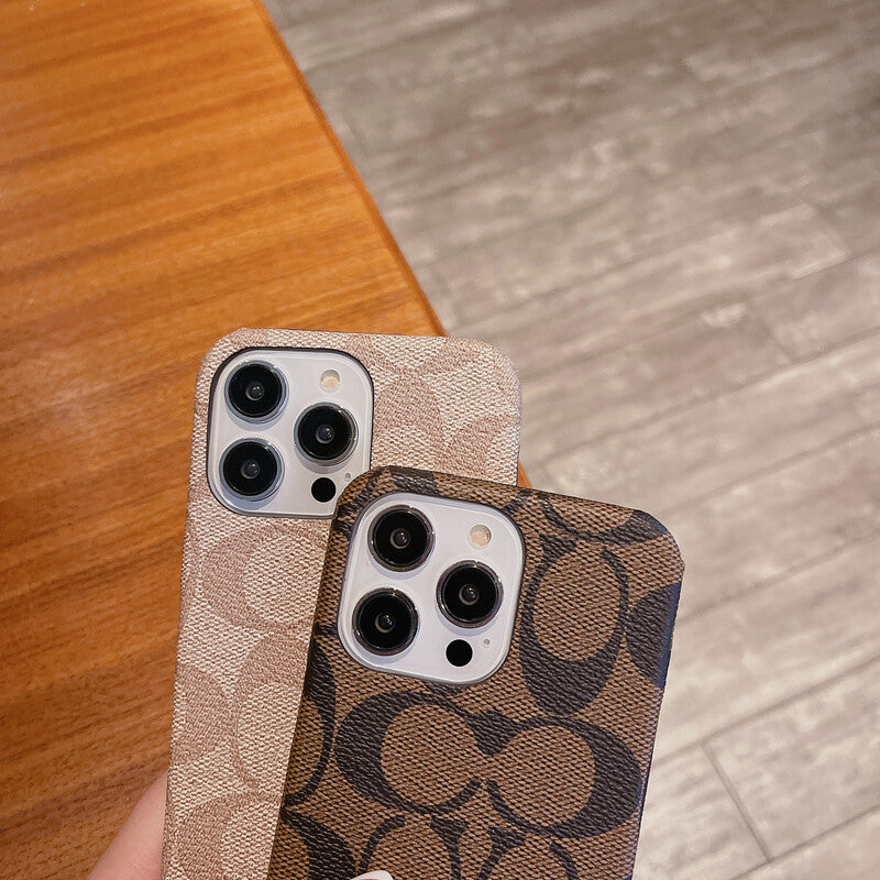 Capa clássica para iPhone Coach Café -JDK241426