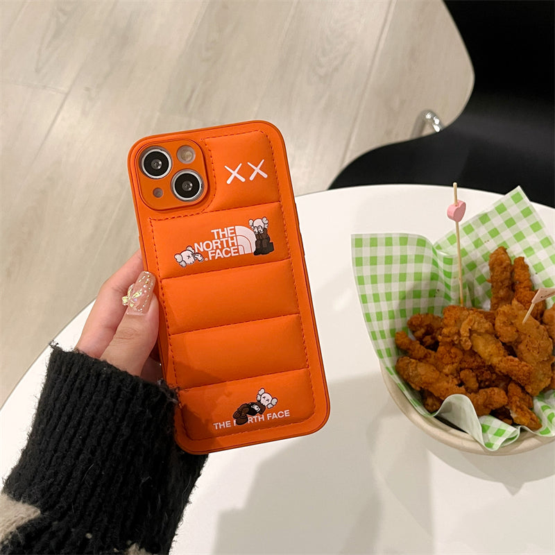 IPhone-Hülle aus TNFace x Kaw Down-Material