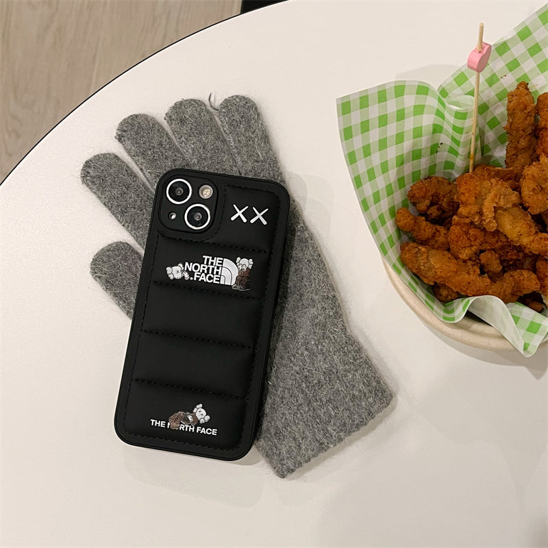 IPhone-Hülle aus TNFace x Kaw Down-Material