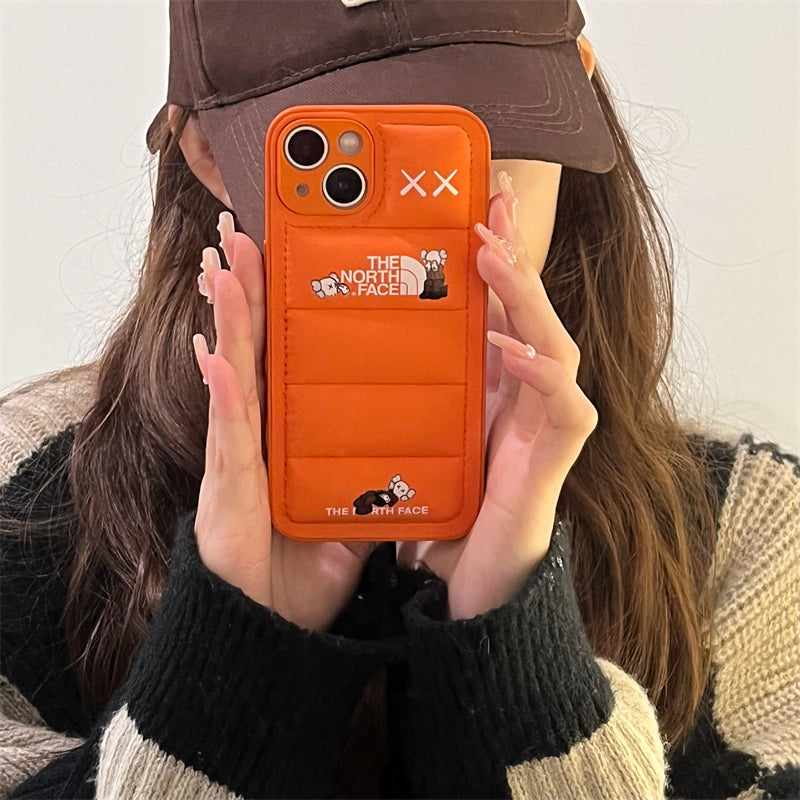 IPhone-Hülle aus TNFace x Kaw Down-Material