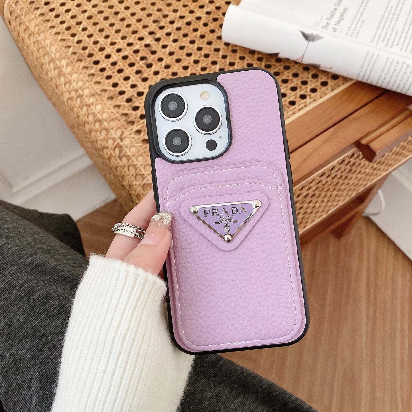 Kolorowe etui na iPhone'a z uchwytem na karty Pra