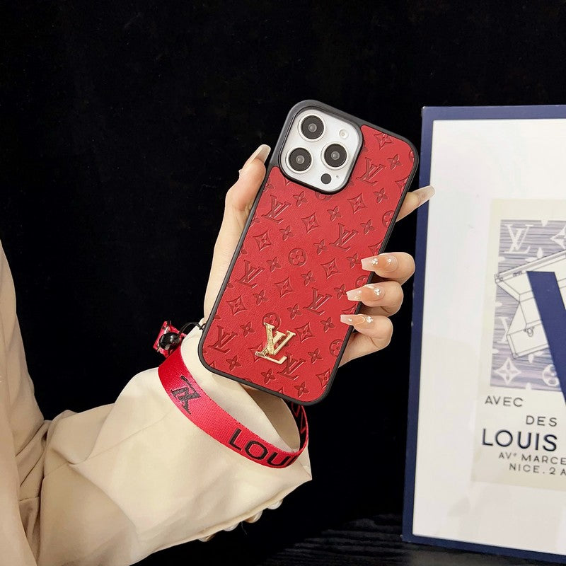 حافظة iPhone بسلسلة يد باللون البني من Lou