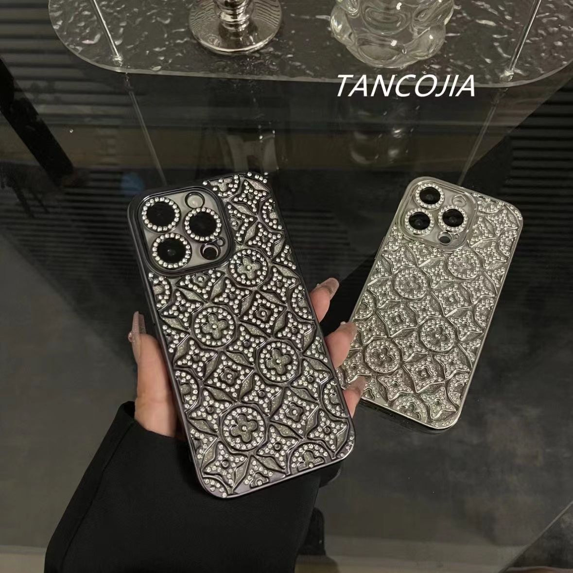 Custodia per iPhone di lusso in rilievo con diamanti