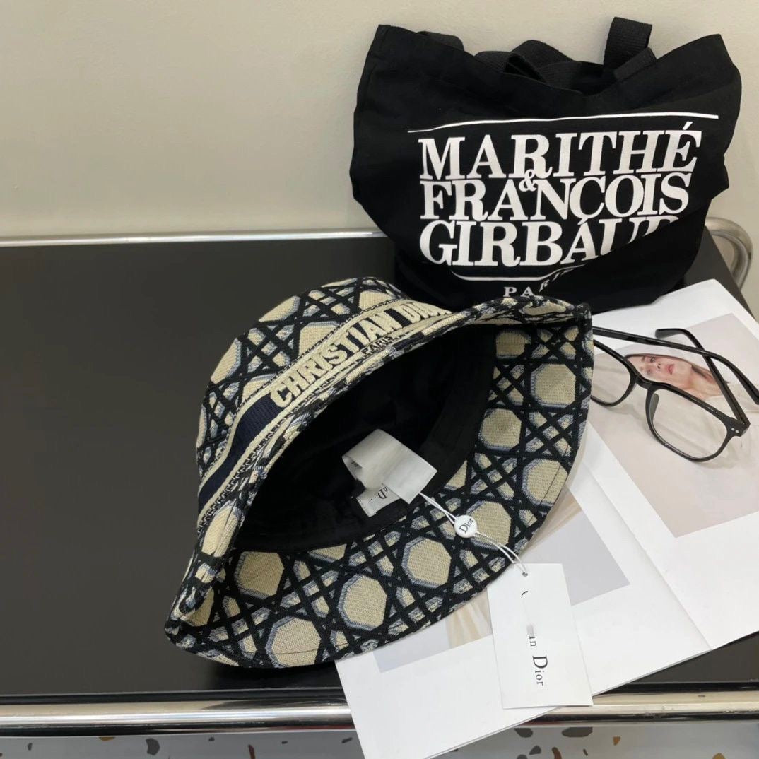 Classic luxury hat 07