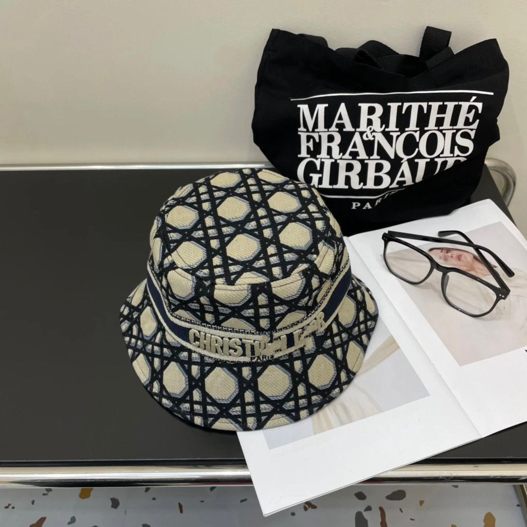 Classic luxury hat 07