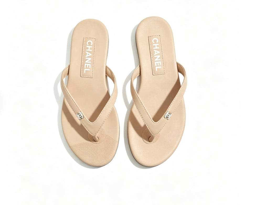 👡 Chic & Comfy Flat Flip Flops