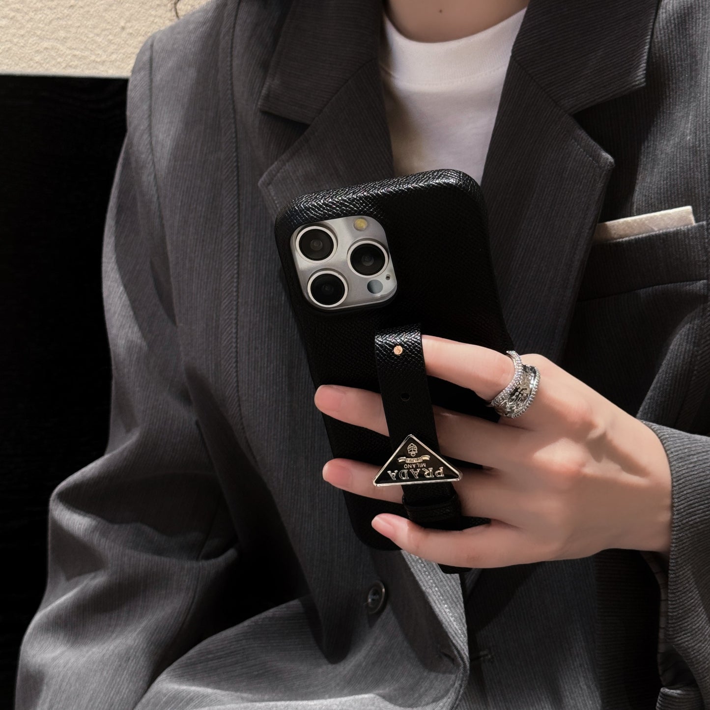Pra iPhone-hoesje met leren handvat