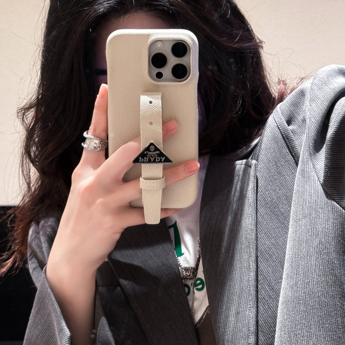 Pra iPhone-hoesje met leren handvat