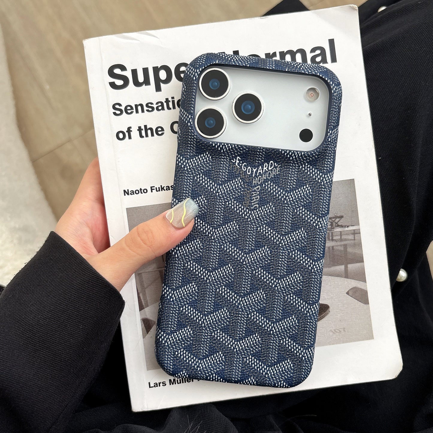 Luxusní pouzdro na telefon s geometrickým vzorem
