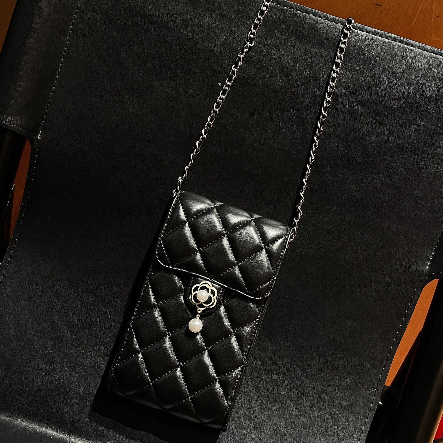 Crossbody nahkainen puhelinlaukku