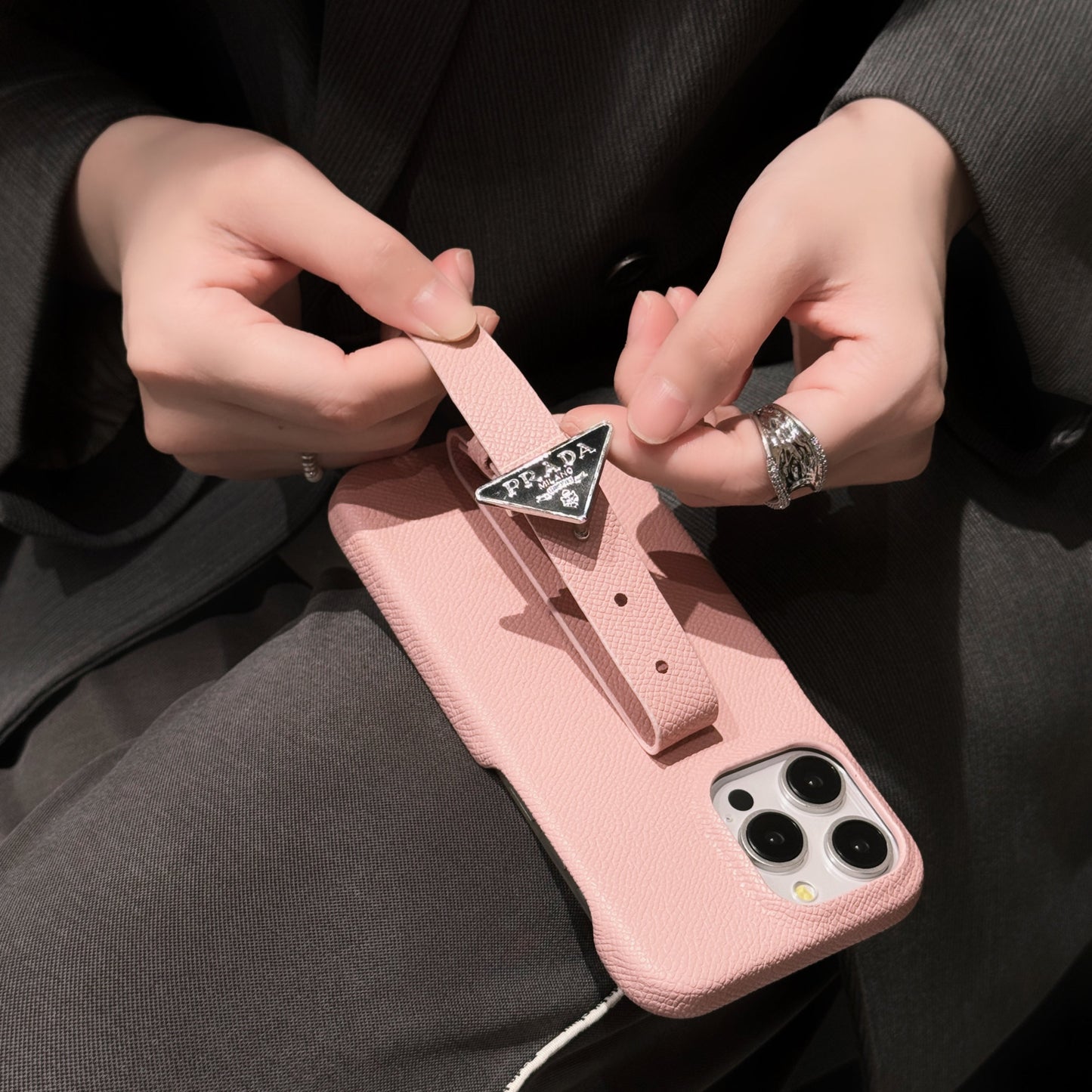 Pra iPhone-hoesje met leren handvat
