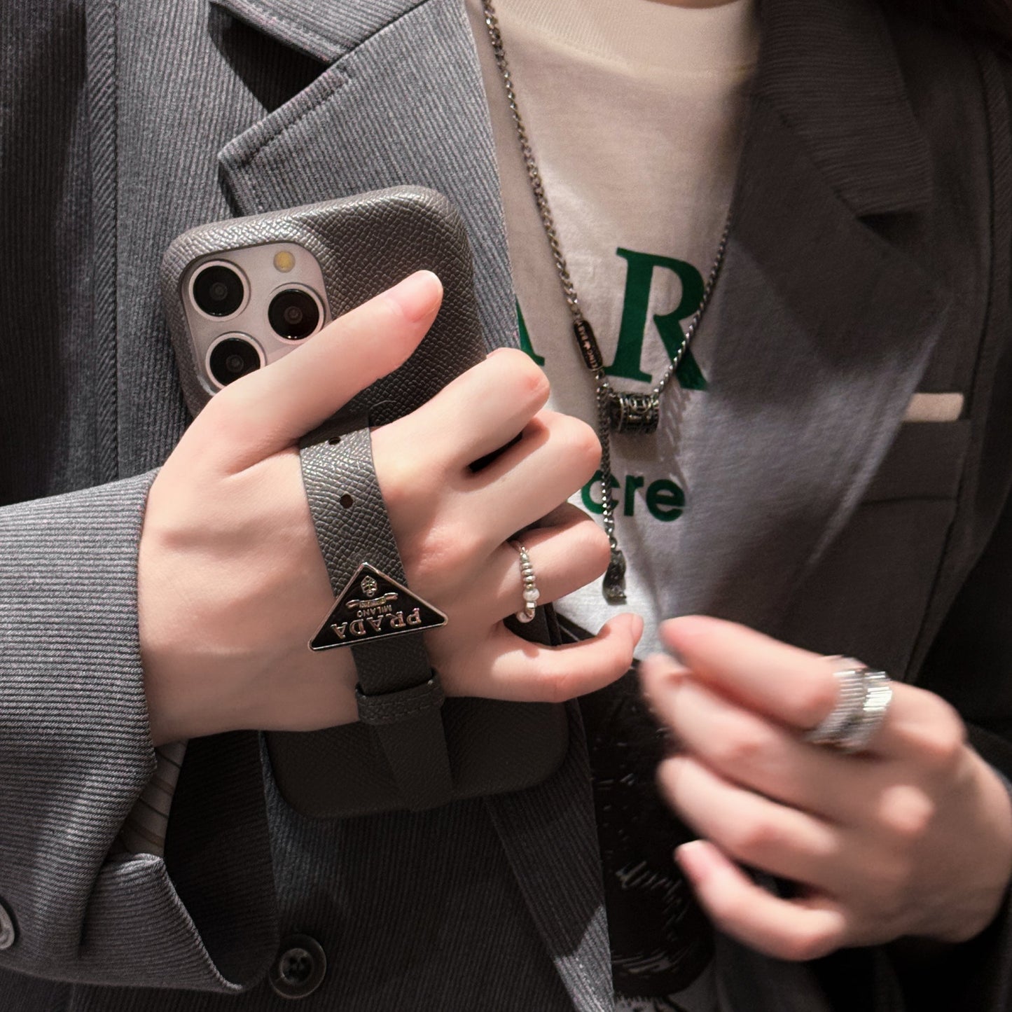 Pra iPhone-hoesje met leren handvat