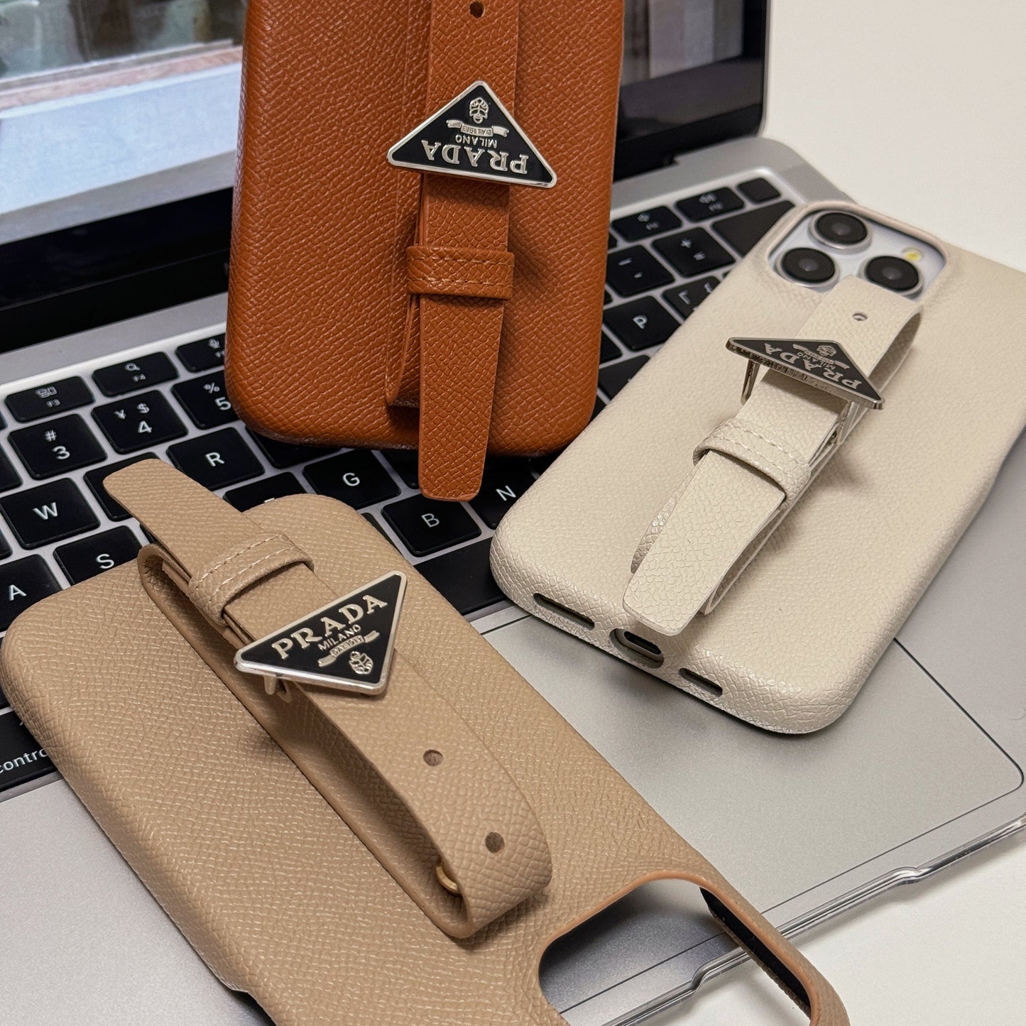 Pra iPhone-hoesje met leren handvat