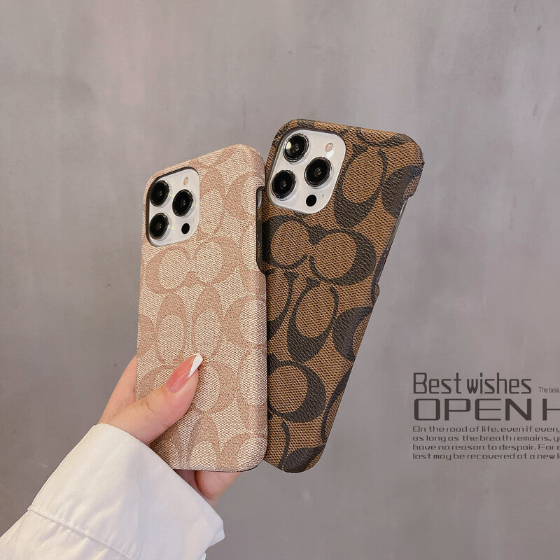 Capa clássica para iPhone Coach Café -JDK241426