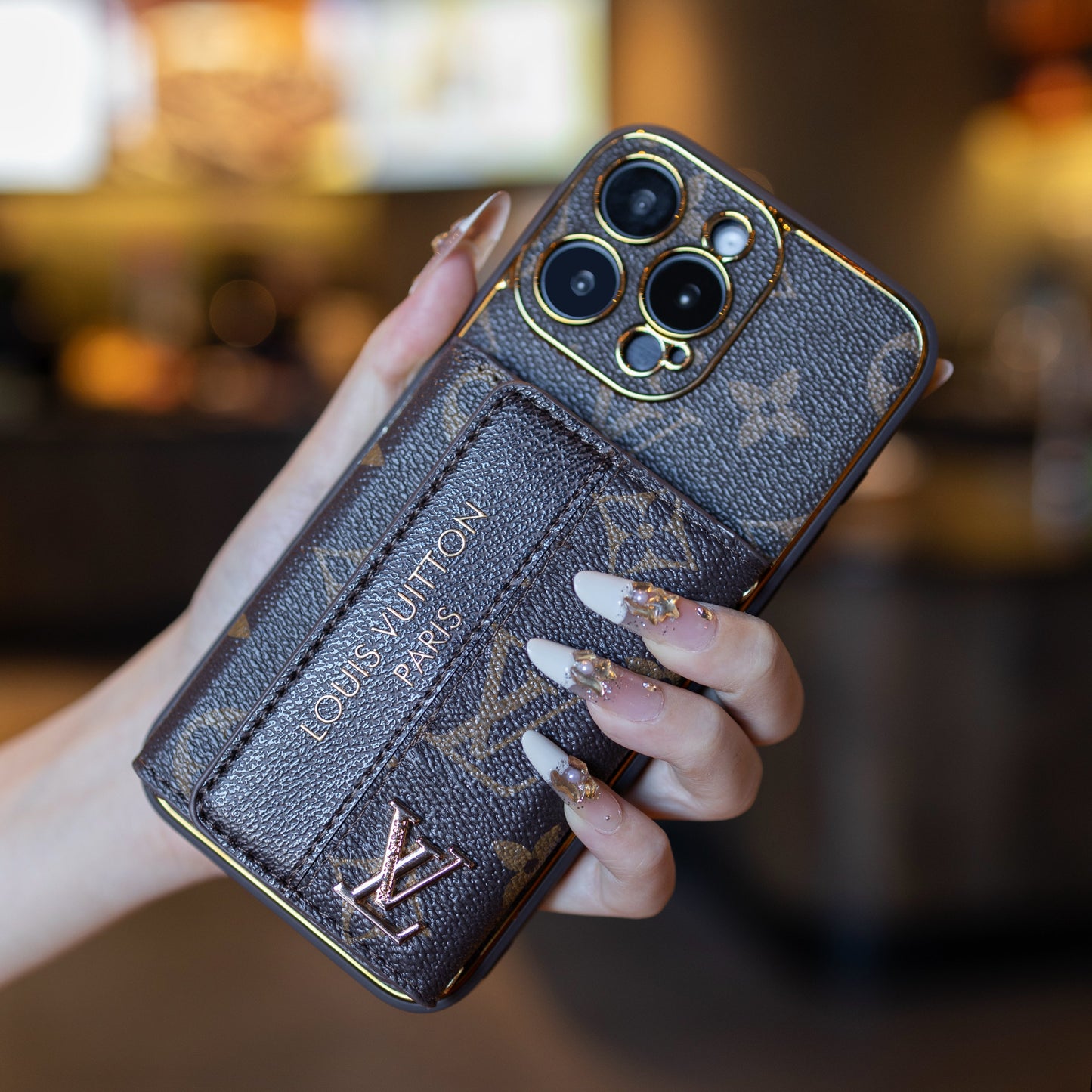 Cás iPhone Só Stílmhar le Sealbhóir Cárta & Strap