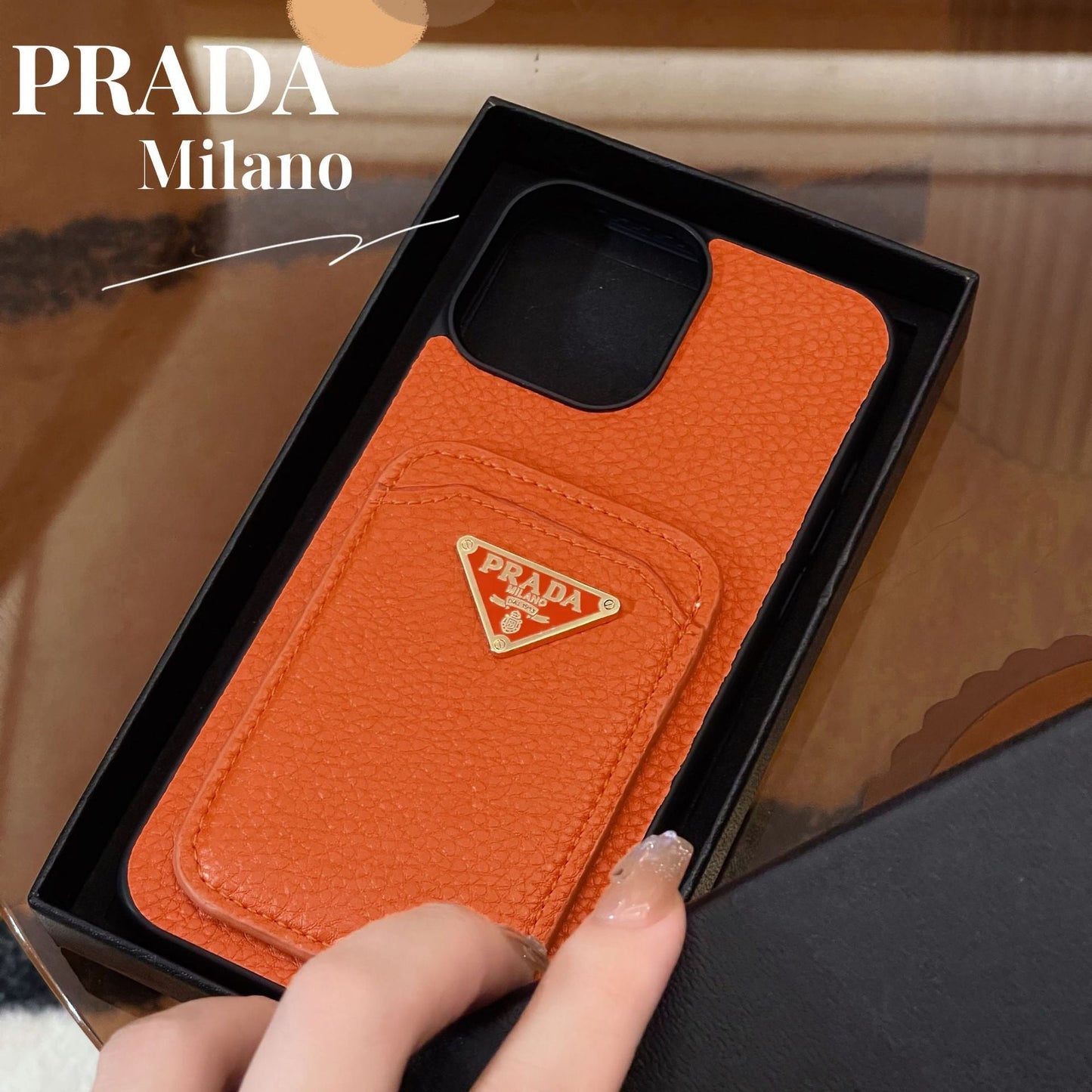 Kolorowe etui na iPhone'a z uchwytem na karty Pra