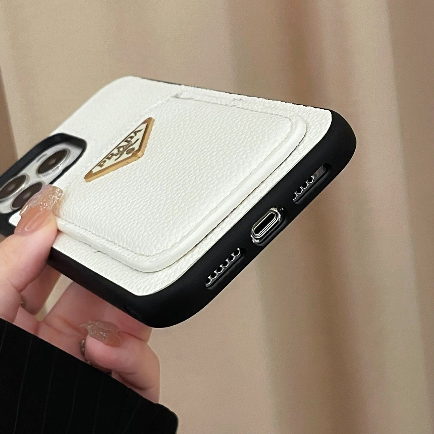 Kolorowe etui na iPhone'a z uchwytem na karty Pra