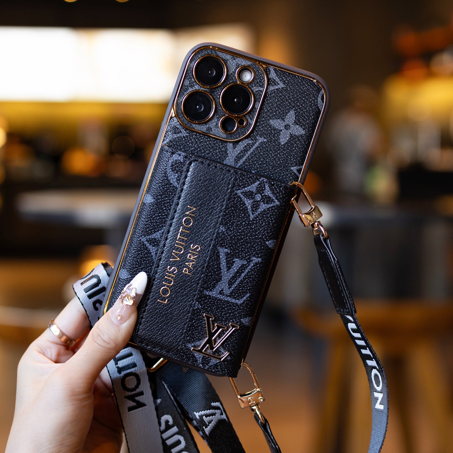 Cás iPhone Só Stílmhar le Sealbhóir Cárta & Strap