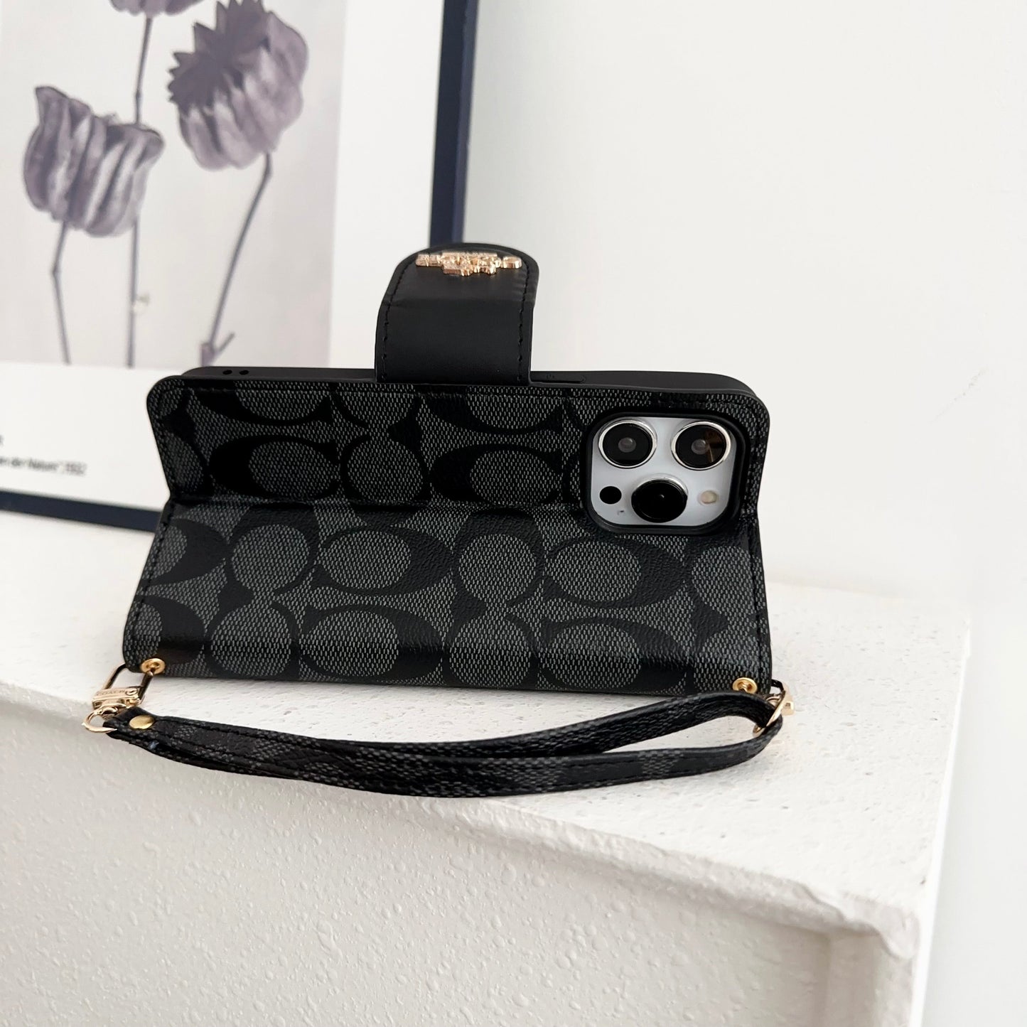 Kožené flipové pouzdro Coach iPhone Case s držákem na karty Černé-PTK241622