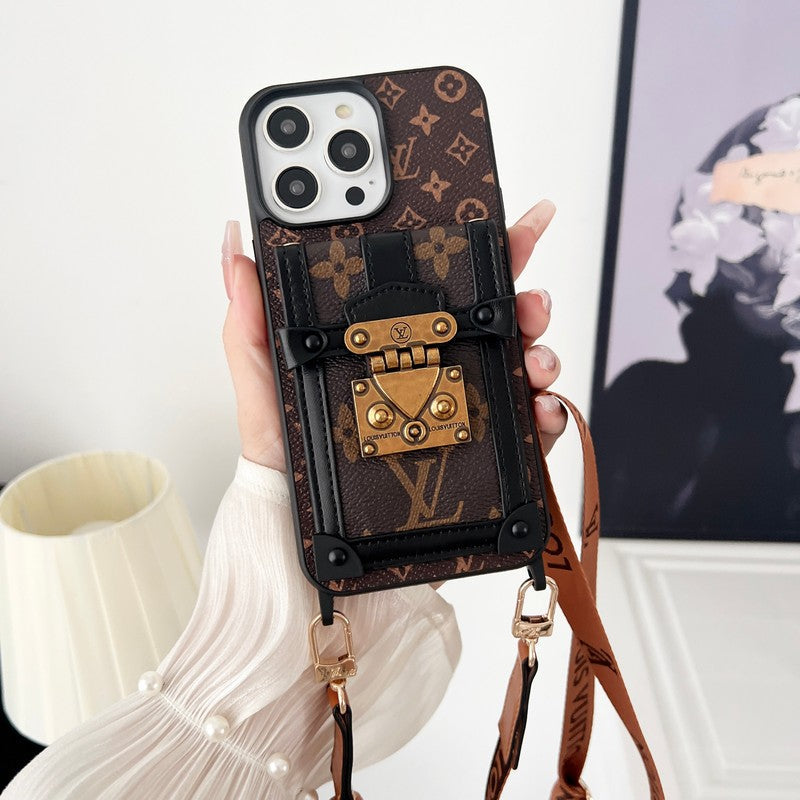 حافظة iPhone من Lou Brown Crossbody Chain