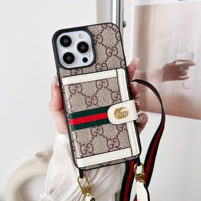 Klasyczne etui na iPhone'a z łańcuszkiem na karty GG