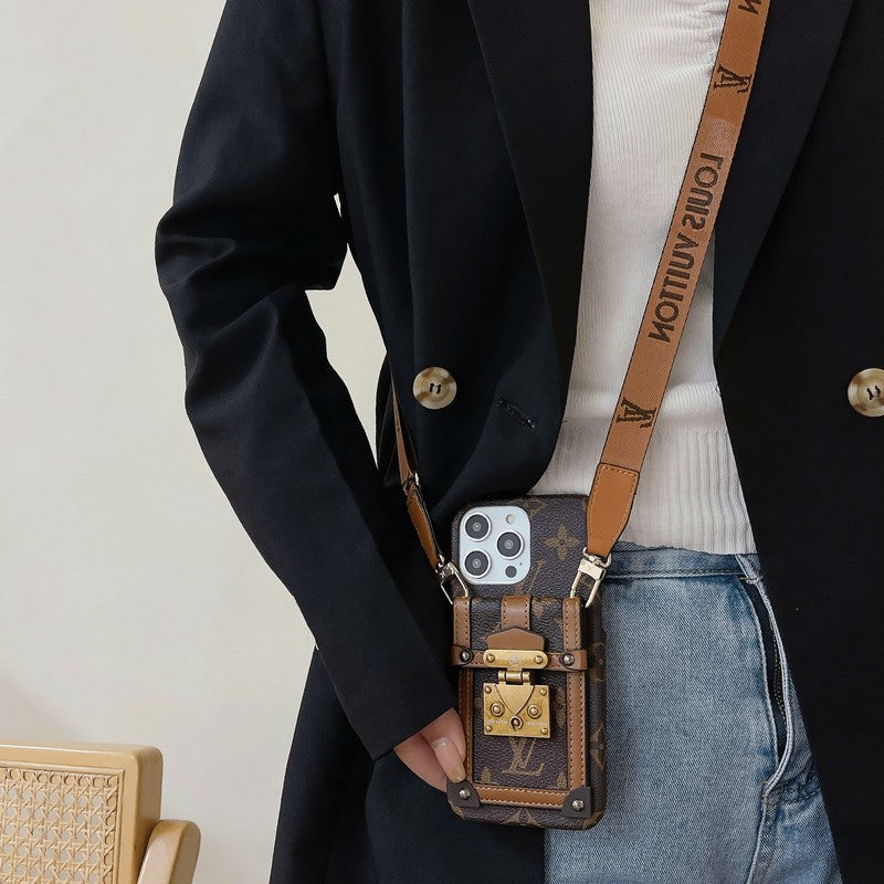Custodia per iPhone con catena porta carte Lou GG