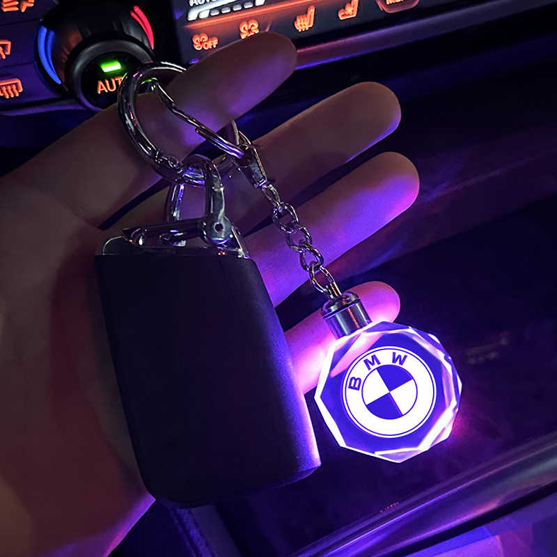 ميدالية مفاتيح بشعار سيارة ثلاثي الأبعاد من الكريستال