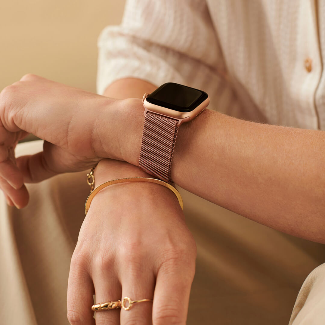 Pásek na Apple Watch Milanese Loop – růžové zlato