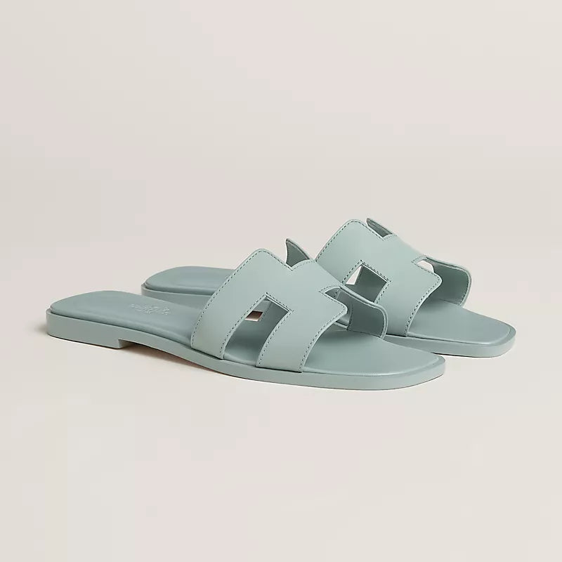 Minimal Double H Logo Slides – Minimal Chic Sandals