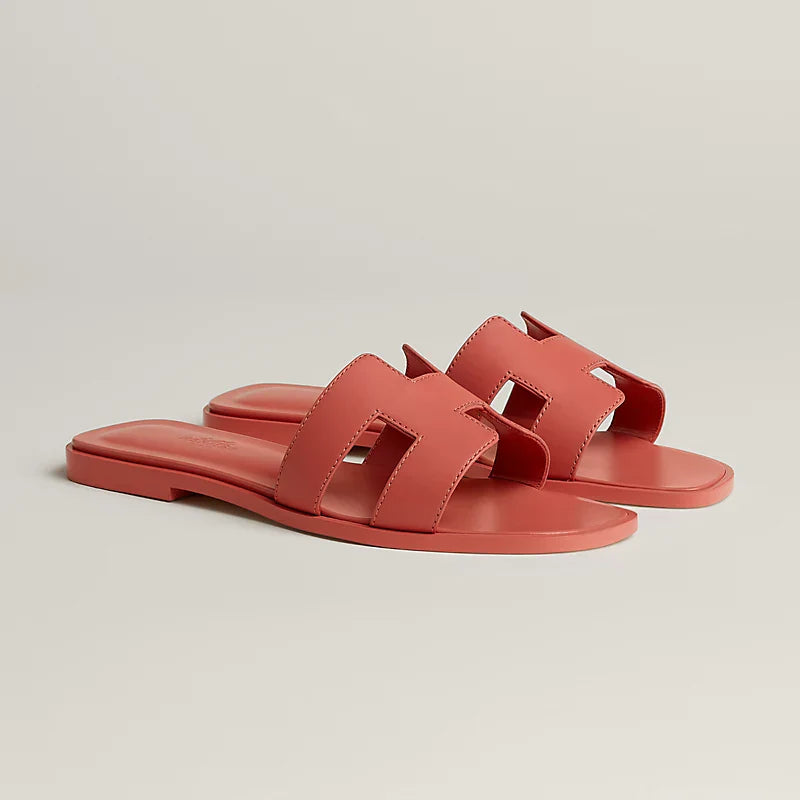 Minimal Double H Logo Slides – Minimal Chic Sandals